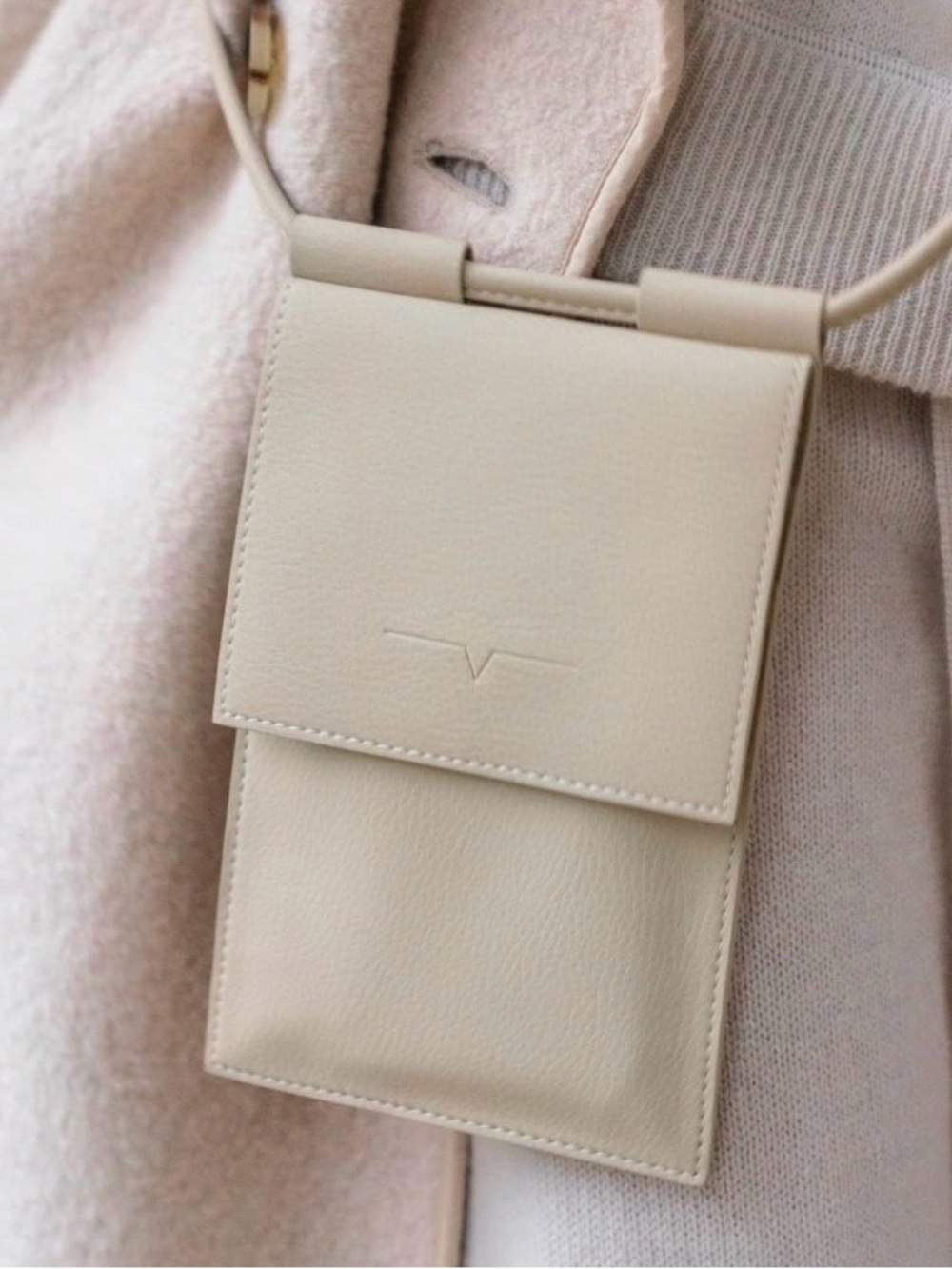 Von HolzHausen The Micro Bag Phone Card Holder in Ivory Faux Leather